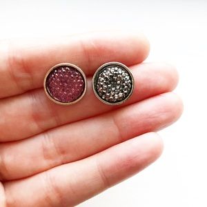 Pink & gray textured circle stud earrings